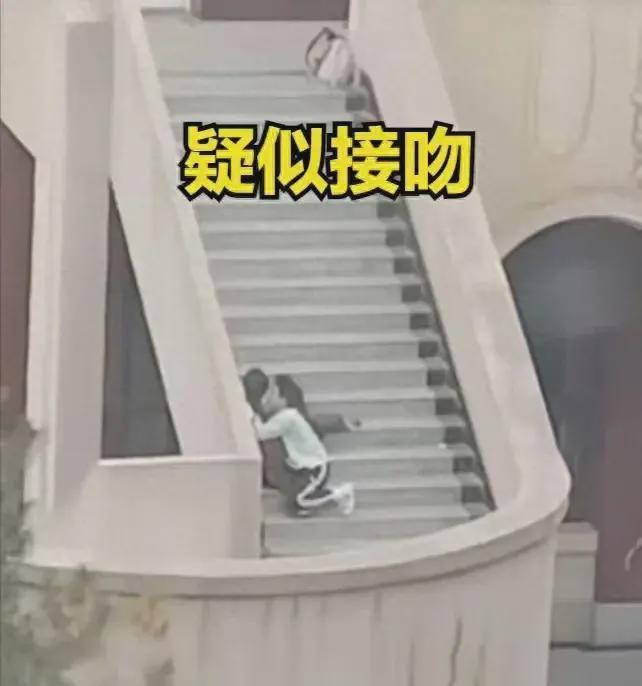 兰州交大情侣楼梯亲密不雅行为，网络舆论持续发酵